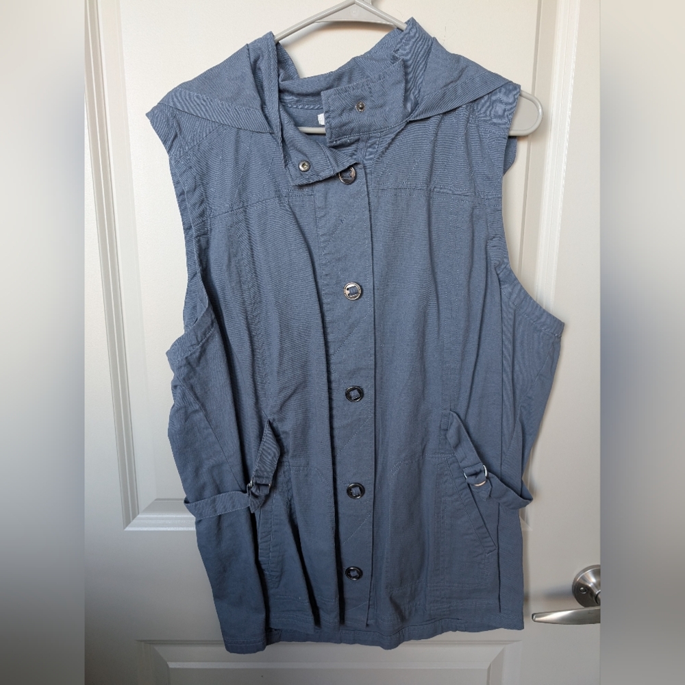 Sleeveless Blue Button-Up Vest